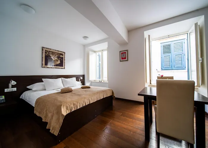 Celenga Apartments With Free Offsite Parking