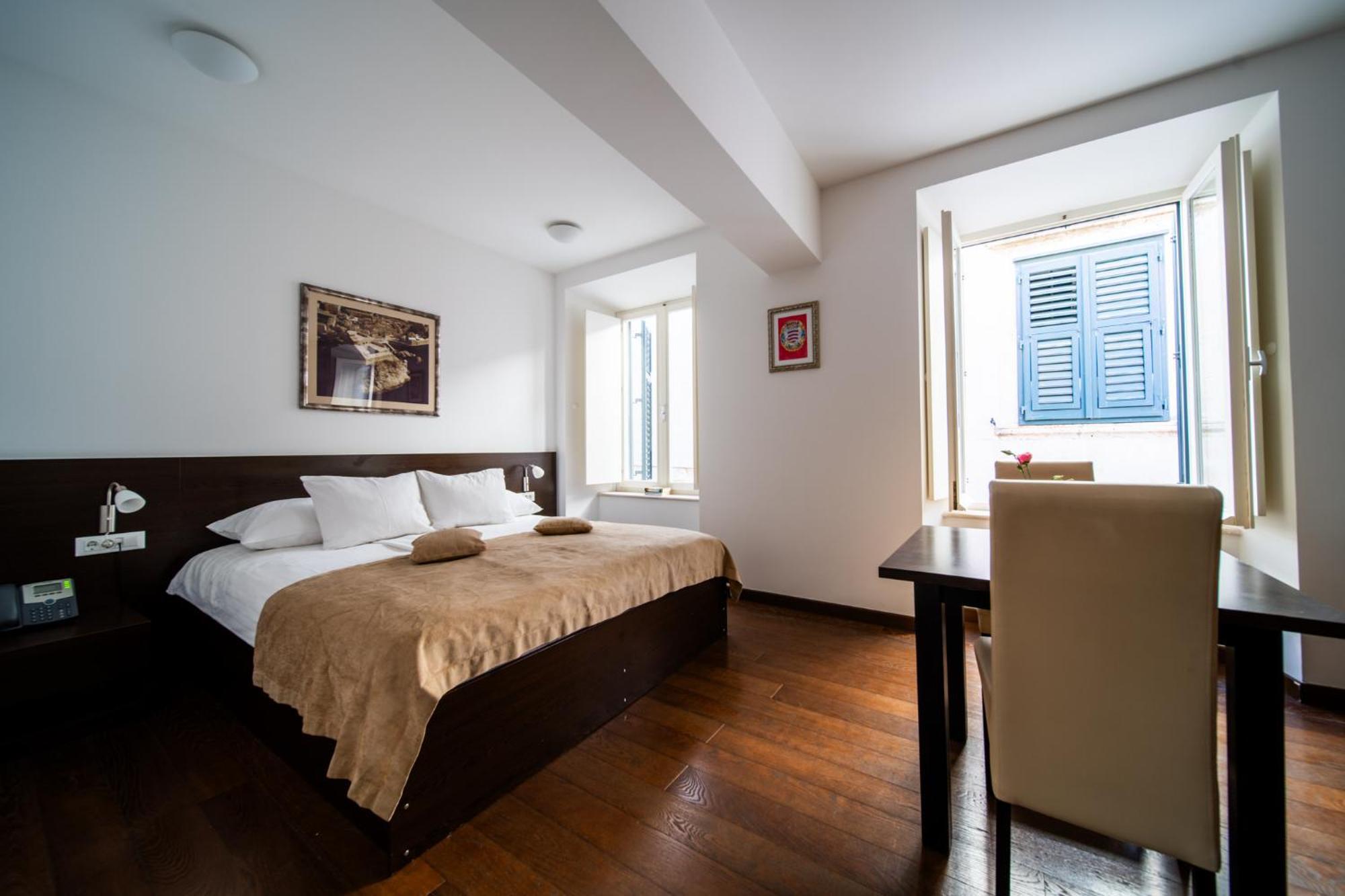 Celenga With Free Offsite Parking
