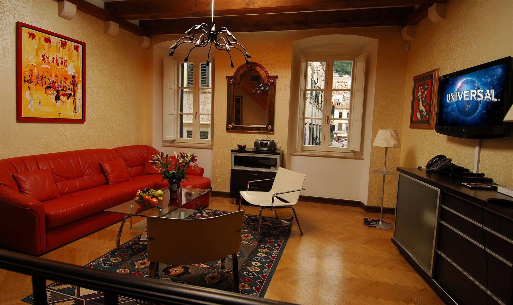 Celenga With Free Offsite Parking Apartment